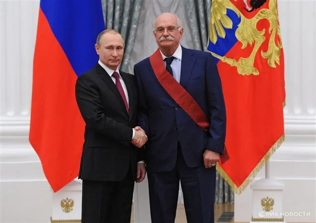 Путин отметил особую химию во взаимоотношениях с Михалковым