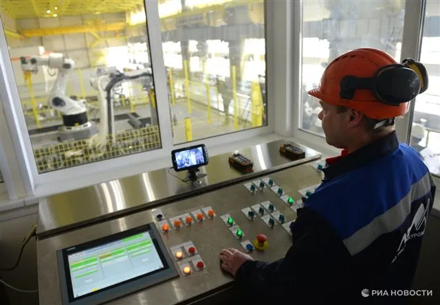 Осьмаков - внедрение роботов в производство поможет справиться с нехваткой специалистов