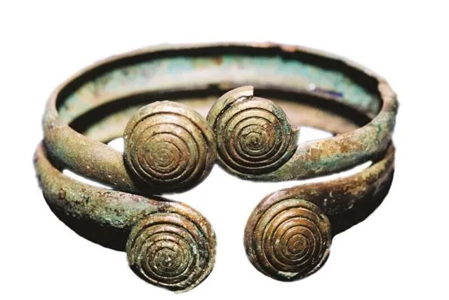 Исследователи раскрыли место создания самых древних украшений Евразийского континента